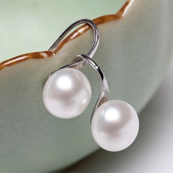 White Pearl Silver or Gold Elegant Luxury Sophisticated Dangly Hook Earrings - Picture 7 of 16